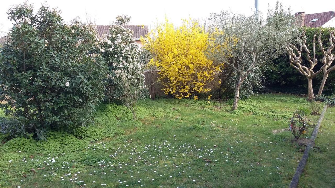 A Clair Matin Appartement Estang Buitenkant foto